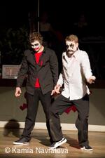 * Z DĚNÍ VE MĚSTĚ